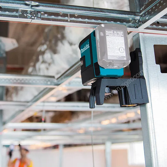 Лазерный уровень Makita SK106DZ