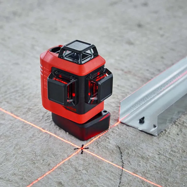 Лазерный нивелир Leica Lino L6Rs-1