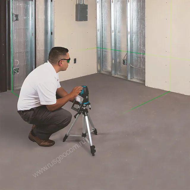 Лазерный уровень Makita SK209GDZ